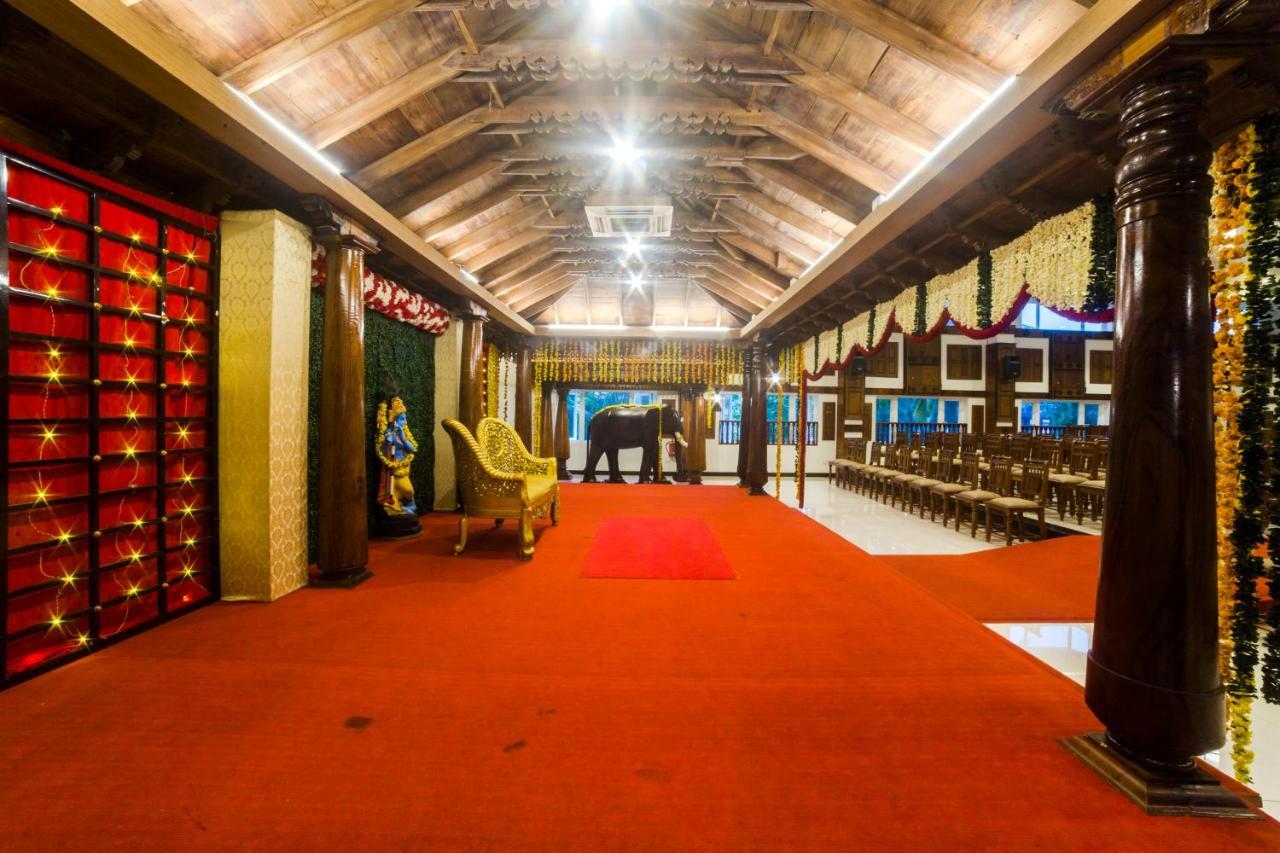 Hotel Guruvayur Darshan Екстериор снимка