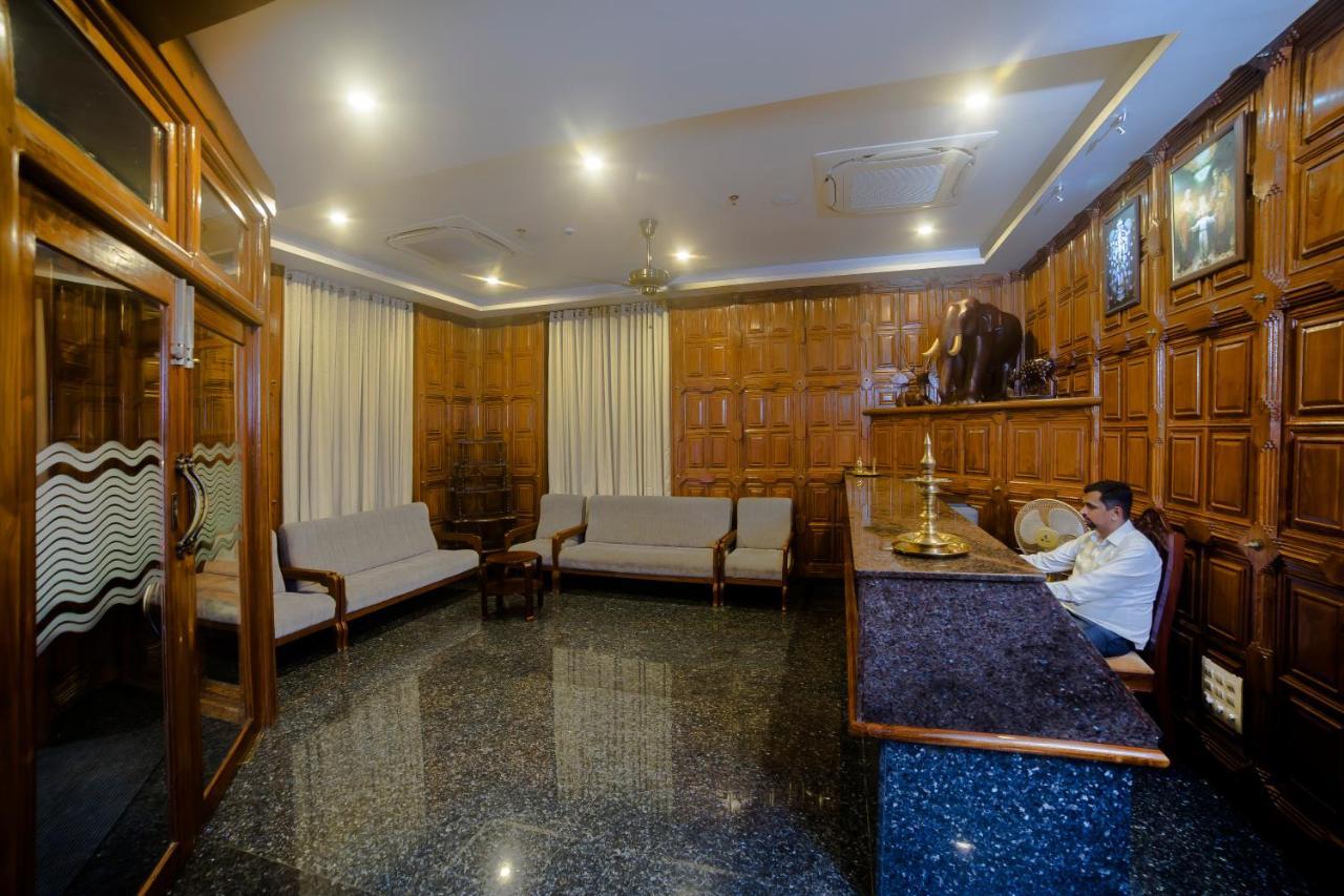 Hotel Guruvayur Darshan Екстериор снимка
